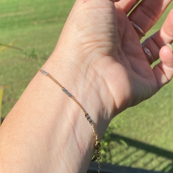 Dainty gold plated chain bracelet - new. - Picture 6 of 9